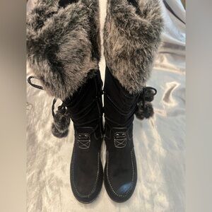 American Eagle Outfitters Black and Gray Fur Boots